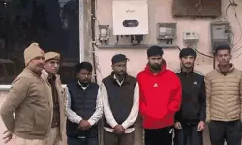 जयपुर में दुबई से ऑनलाइन गेमिंग सट्टा मॉड्यूल का भंडाफोड़, 5 आरोपी गिरफ्तार, एक नाबालिग निरुद्ध जयपुर में दुबई से ऑनलाइन गेमिंग सट्टा मॉड्यूल का भंडाफोड़, 5 आरोपी गिरफ्तार, एक नाबालिग निरुद्ध