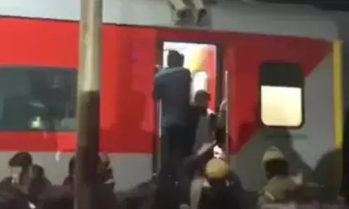 टला  बड़ा हादसा ,जोधपुर-साबरमती एक्सप्रेस ट्रेन को युवक की हरकत के कारण रोका गया