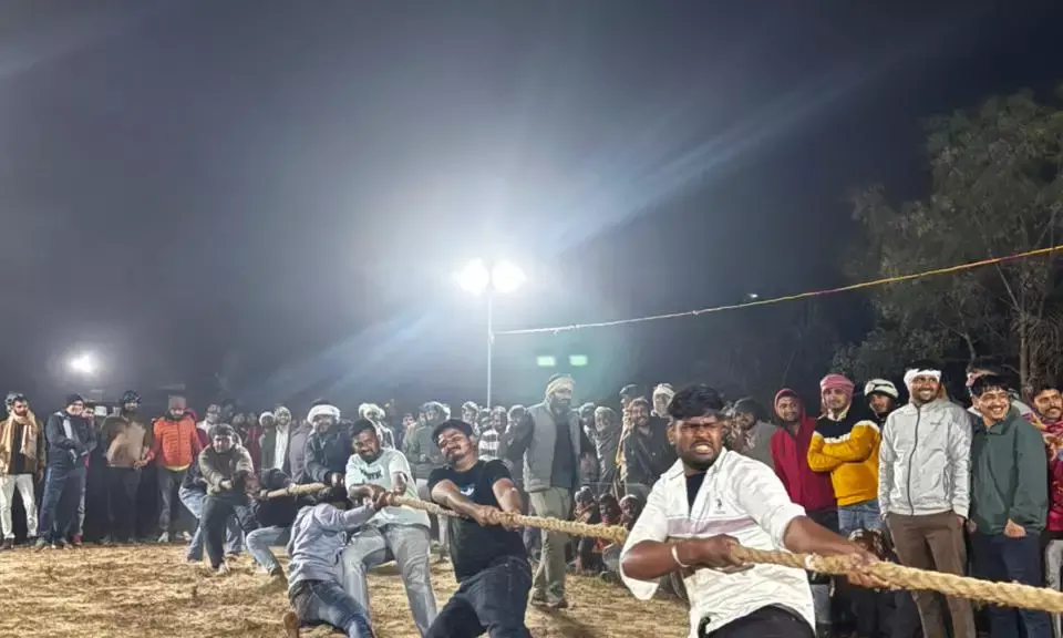 कड़ाके की ठंड और कोहरे के बीच गौ रक्षा दल बना विजेता