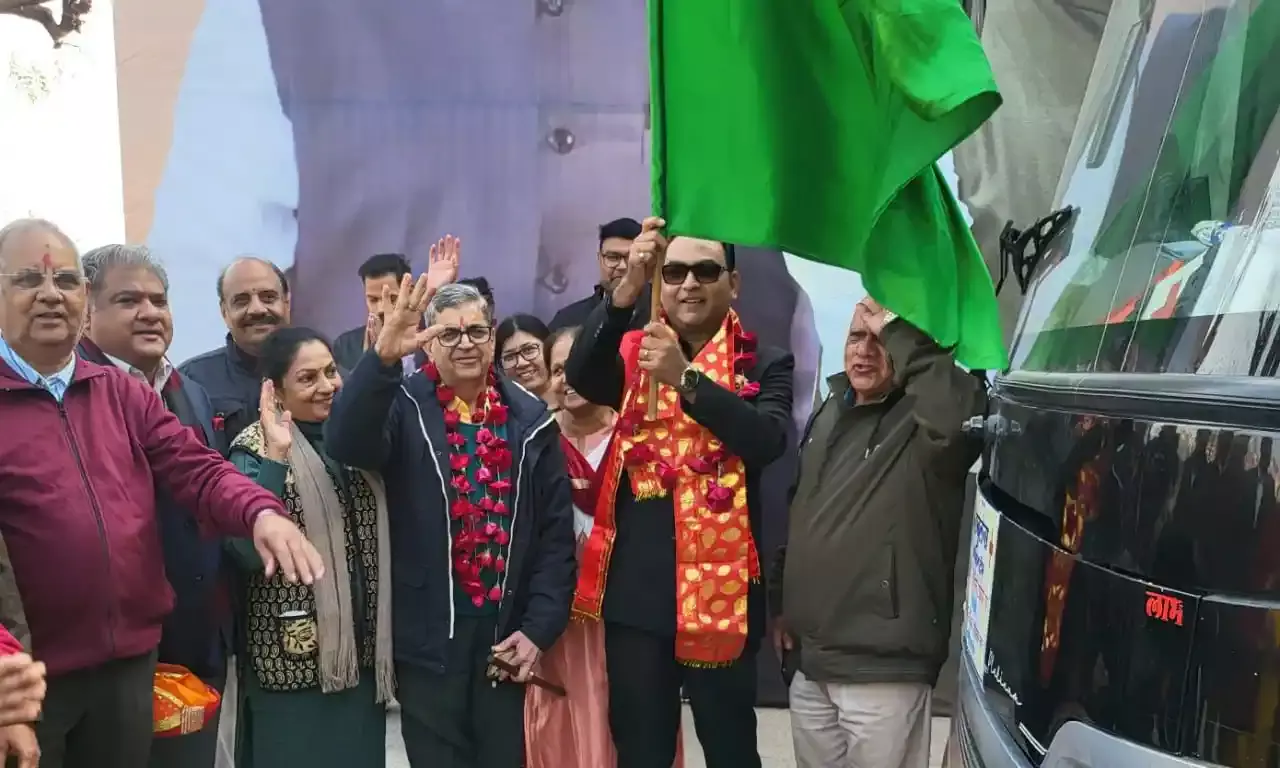 बाराबंकी में 45 वर्षों से निःशुल्क शल्य चिकित्सा के लिए चिकित्साकर्मी दल रवाना