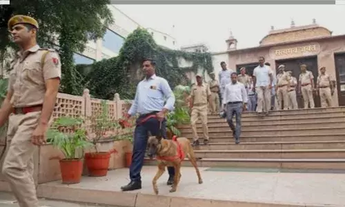 देश की कई  अदालतों में RDX का खौफ... पटना हाई कोर्ट से लेकर एमपी तक बम से उड़ाने की धमकी, मचा हड़कंप