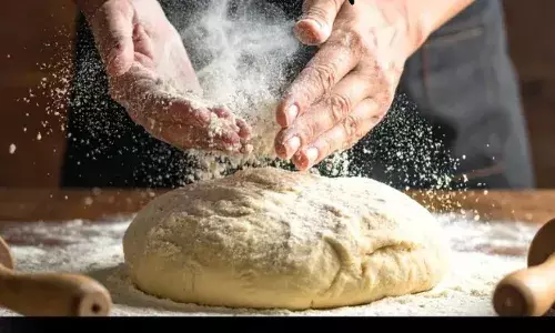 थाली की सबसे जरूरी चीज रोटी भी अब सुरक्षित नहीं, आटे में मिलावट से बढ़ा सेहत का खतरा
