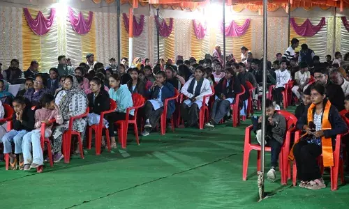 मण्डला चारण में जिला कलक्टर की रात्रि चौपाल, 25 परिवाद प्राप्त, कई मामलों का मौके पर निस्तारण