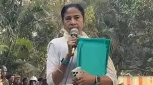 प्रतीक के घर ईडी की रेड पर भड़कीं मुख्यमंत्री ममता बनर्जी, पूछा क्या यह तलाशी गृह मंत्री का काम है प्रतीक के घर ईडी की रेड पर भड़कीं मुख्यमंत्री ममता बनर्जी, पूछा क्या यह तलाशी गृह मंत्री का काम है