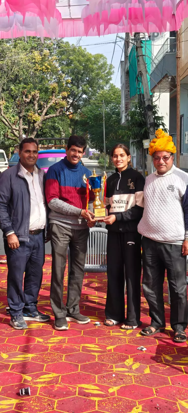 गोल्ड मेडल विजेता कृतिका का खटीक समाज ने किया स्वागत गोल्ड मेडल विजेता कृतिका का खटीक समाज ने किया स्वागत