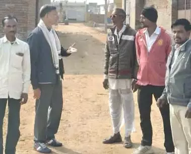 शाहपुरा वार्ड 28 में सड़क निर्माण कार्य का पालिका अध्यक्ष ने किया निरीक्षण शाहपुरा वार्ड 28 में सड़क निर्माण कार्य का पालिका अध्यक्ष ने किया निरीक्षण