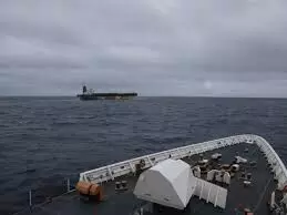 अमेरिका ने जब्त किया रूसी ऑयल टैंकर मरिनेरा, 3 भारतीय भी हिरासत में अमेरिका ने जब्त किया रूसी ऑयल टैंकर मरिनेरा, 3 भारतीय भी हिरासत में