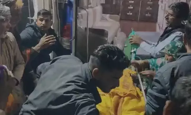 पाली में शादी की खरीदारी से लौटते समय पिकअप पलटी, चार जने घायल