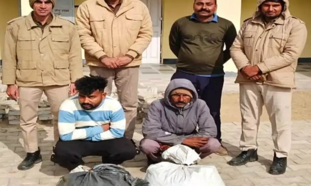 पुलिस की स्पेशल टीम ने 20 किलो पोस्त और 2 किलो अफीम के साथ तीन तस्करों को किया गिरफ्तार, दो गाड़ियां जब्त