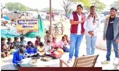 भीलवाड़ा में अनोखी पहल: भीख मांगने वाले बच्चों के लिए घुमंतू पाठशाला संचाल‍ित
