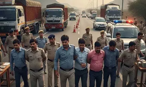 सड़कों पर RTO अधिकारियों और कर्मचारियों का अवैध वसूली का खेल, ACB ने तोड़ी कमर, 13 को एकसाथ दबोचा