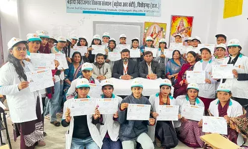 निःशुल्क ब्यूटी पार्लर प्रशिक्षण कार्यक्रम का समापन