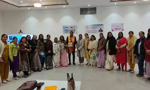 वर्तमान डिजिटल युग में प्रत्येक महिला का वित्तीय साक्षर होना आवश्यक-सीए गांधी