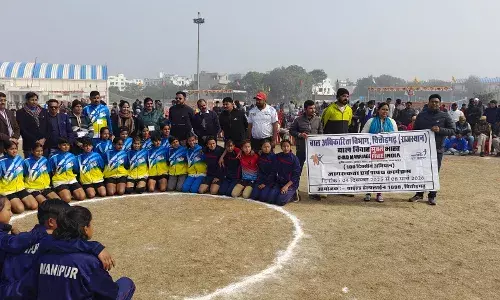 नेशनल हैंडबॉल प्रतियोगिता के दौरान खिलाड़ियों एवं दर्शकों को दी गई बाल विवाह संबंधी जानकारी