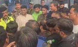 स्पाइसजेट फ्लाइट SG-651 जयपुर से मुंबई छह घंटे लेट, यात्रियों में हंगामा