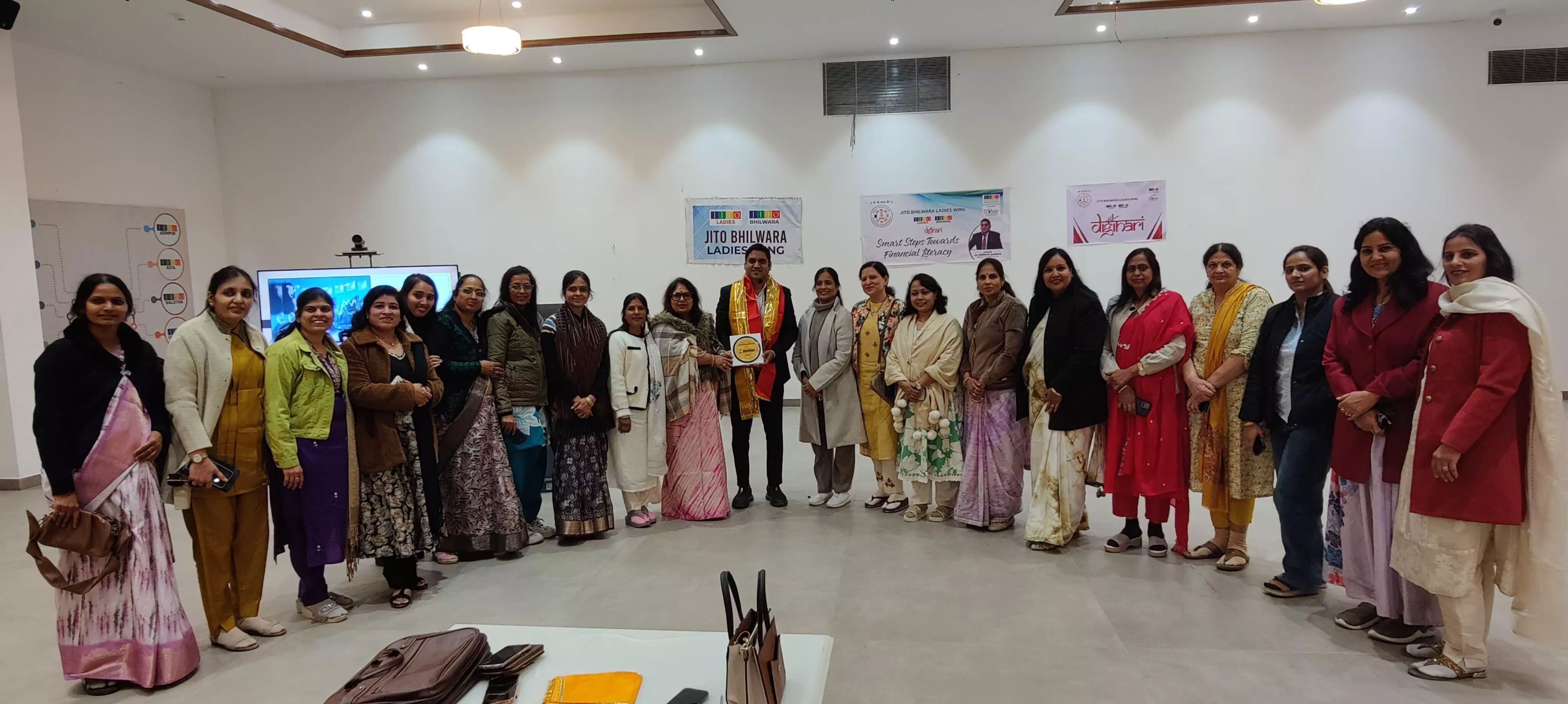 वर्तमान डिजिटल युग में प्रत्येक महिला का वित्तीय साक्षर होना आवश्यक-सीए गांधी वर्तमान डिजिटल युग में प्रत्येक महिला का वित्तीय साक्षर होना आवश्यक-सीए गांधी