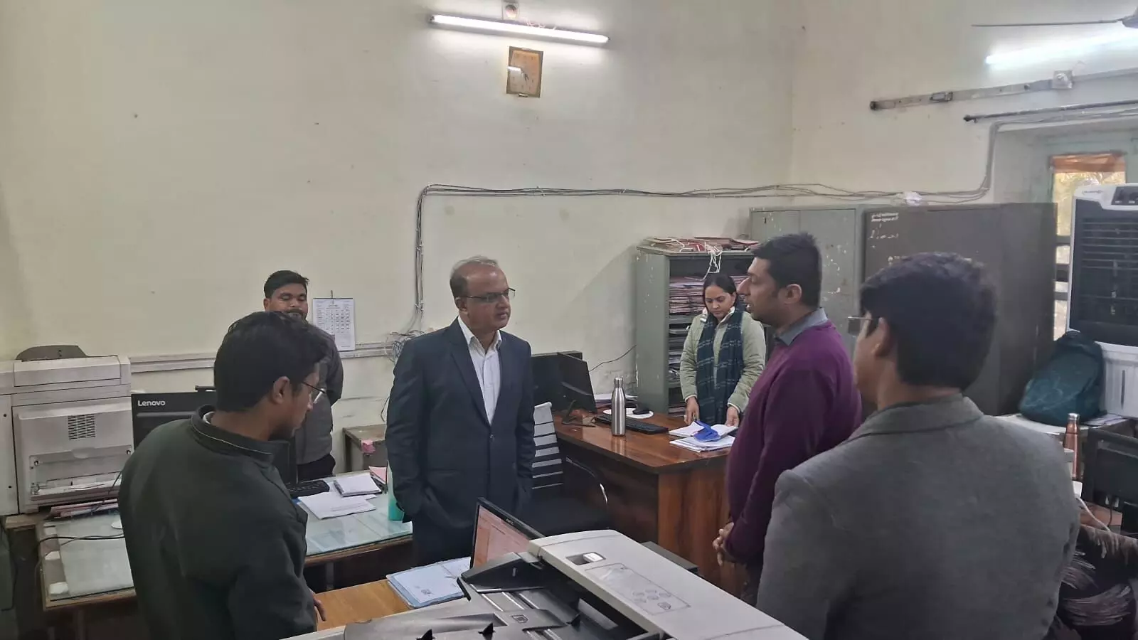 संभागीय आयुक्त ने जिला कलेक्ट्रेट, जेल परिसर व शूटिंग अकादमी का किया निरीक्षण संभागीय आयुक्त ने जिला कलेक्ट्रेट, जेल परिसर व शूटिंग अकादमी का किया निरीक्षण