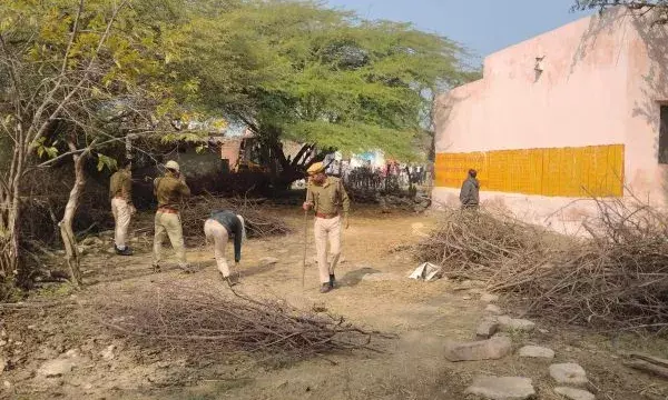 बालापुरा में 16 साल बाद विद्यालय भूमि से अतिक्रमण हटाया