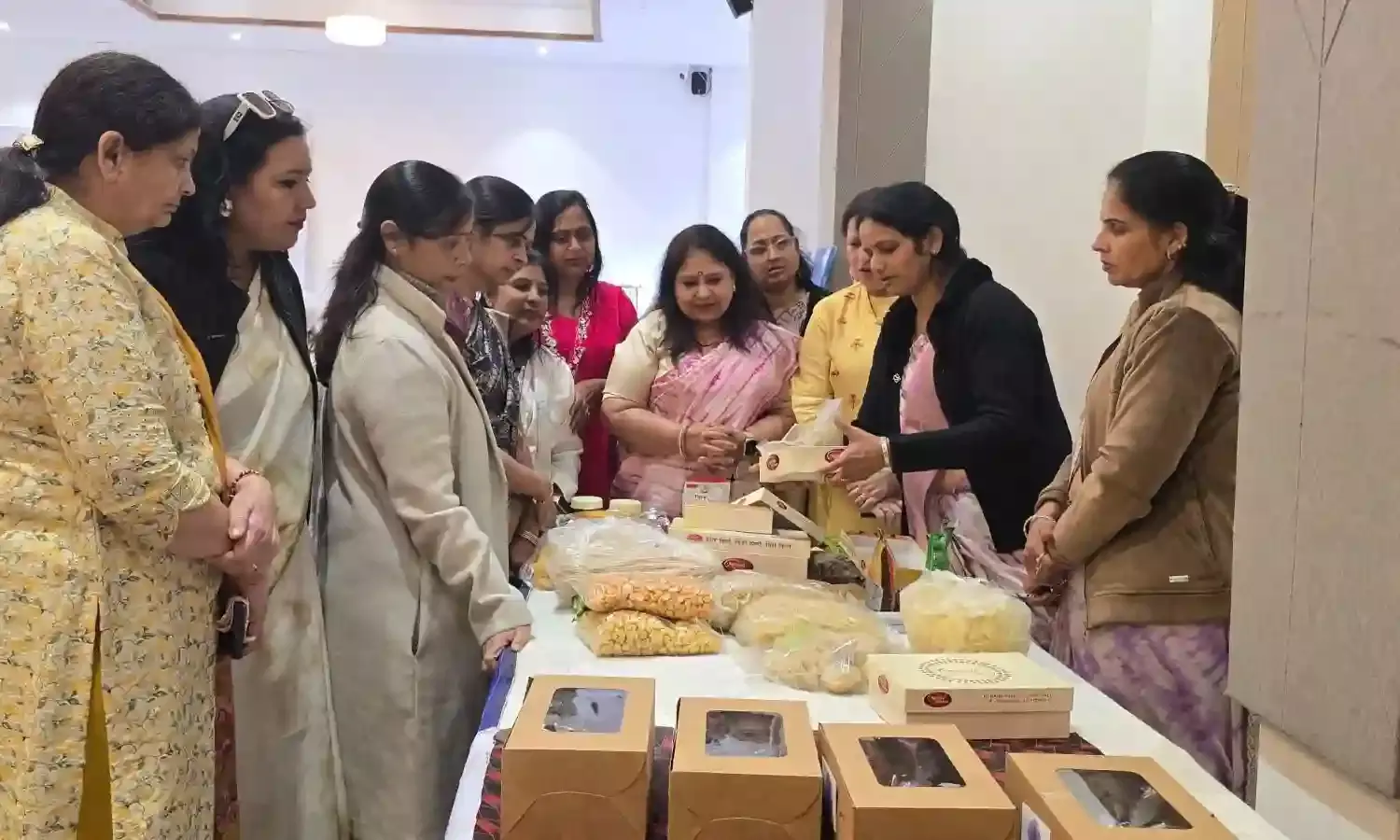 सहधार्मिक सेवा से घर से उड़ान: नारी आत्मनिर्भरता की ओर एक कदम