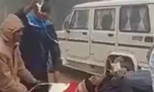 कोटपूतली में पिकअप से टकराकर डिवाइडर पर चढ़ी रोडवेज बस, 20 यात्री घायल