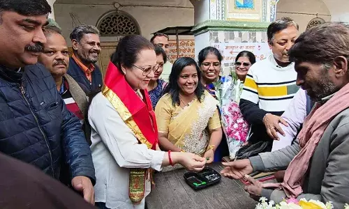 ₹1 की ताकत स्वाभिमान भोज में दिखी — बॉलीवुड अभिनेत्री मंदाकिनी