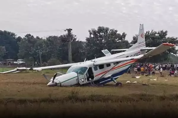 ओडिशा के राउरकेला में 9-सीटर विमानक्रैश : पायलट समेत 7 लोग सवार थे,कई घायल ओडिशा के राउरकेला में 9-सीटर विमानक्रैश : पायलट समेत 7 लोग सवार थे,कई घायल