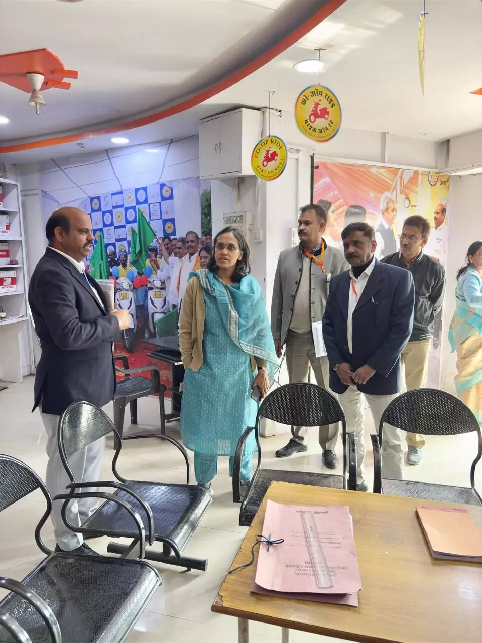 सहकारिता के अधिकारियों ने भंडार का निरीक्षण किया, बाइक ऑन रेट सेवा की प्रशंसा की सहकारिता के अधिकारियों ने भंडार का निरीक्षण किया, बाइक ऑन रेट सेवा की प्रशंसा की