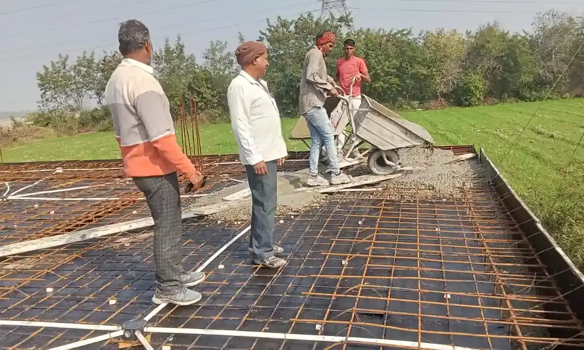 हनुमान मंदिर पर धर्मशाला का बजट पास होने पर काम चालु किया