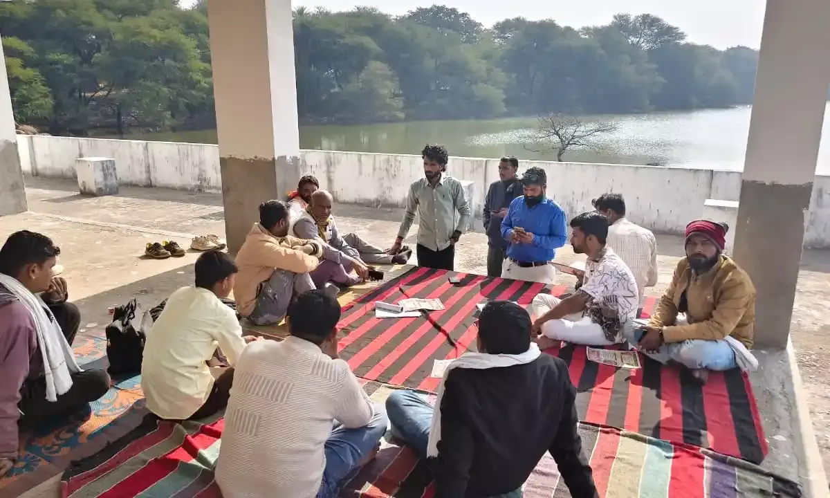 प्रजापति समाज की बैठक आयोजित