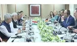 पीएम मोदी ने गांधीनगर में जर्मन चांसलर मर्ज के साथ प्रतिनिधिमंडल स्तर की बातचीत की पीएम मोदी ने गांधीनगर में जर्मन चांसलर मर्ज के साथ प्रतिनिधिमंडल स्तर की बातचीत की