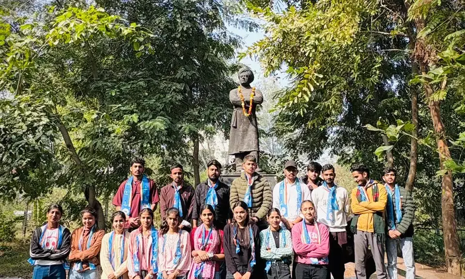 स्वामी विवेकानंद  की जयंती राष्ट्रीय युवा दिवस के रूप में मनाई