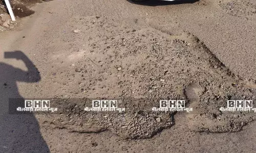 गुरुजी होटल से जवाहर नगर मार्ग बदहाल, हादसों का खतरा