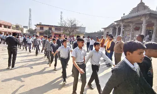 स्वामी विवेकानंद जयंती पर विद्यालय में पथ संचलन आयोजित