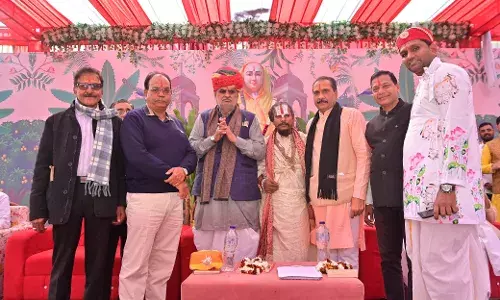 नगरी विकास एवं स्वायत्त शासन मंत्री का स्वागत कर, दिया ज्ञापन