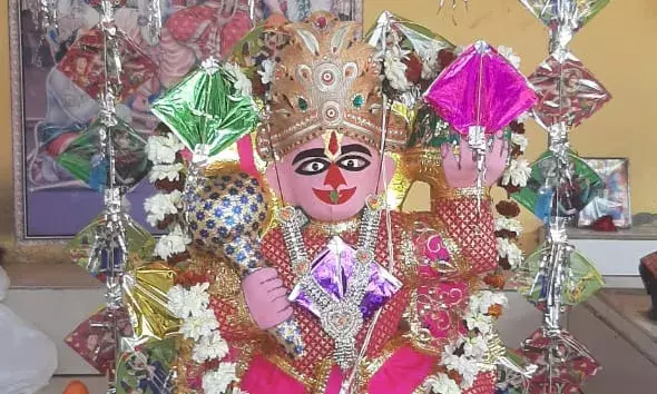 श्री कामधेनु बालाजी सरकार का अलौकिक श्रृंगार