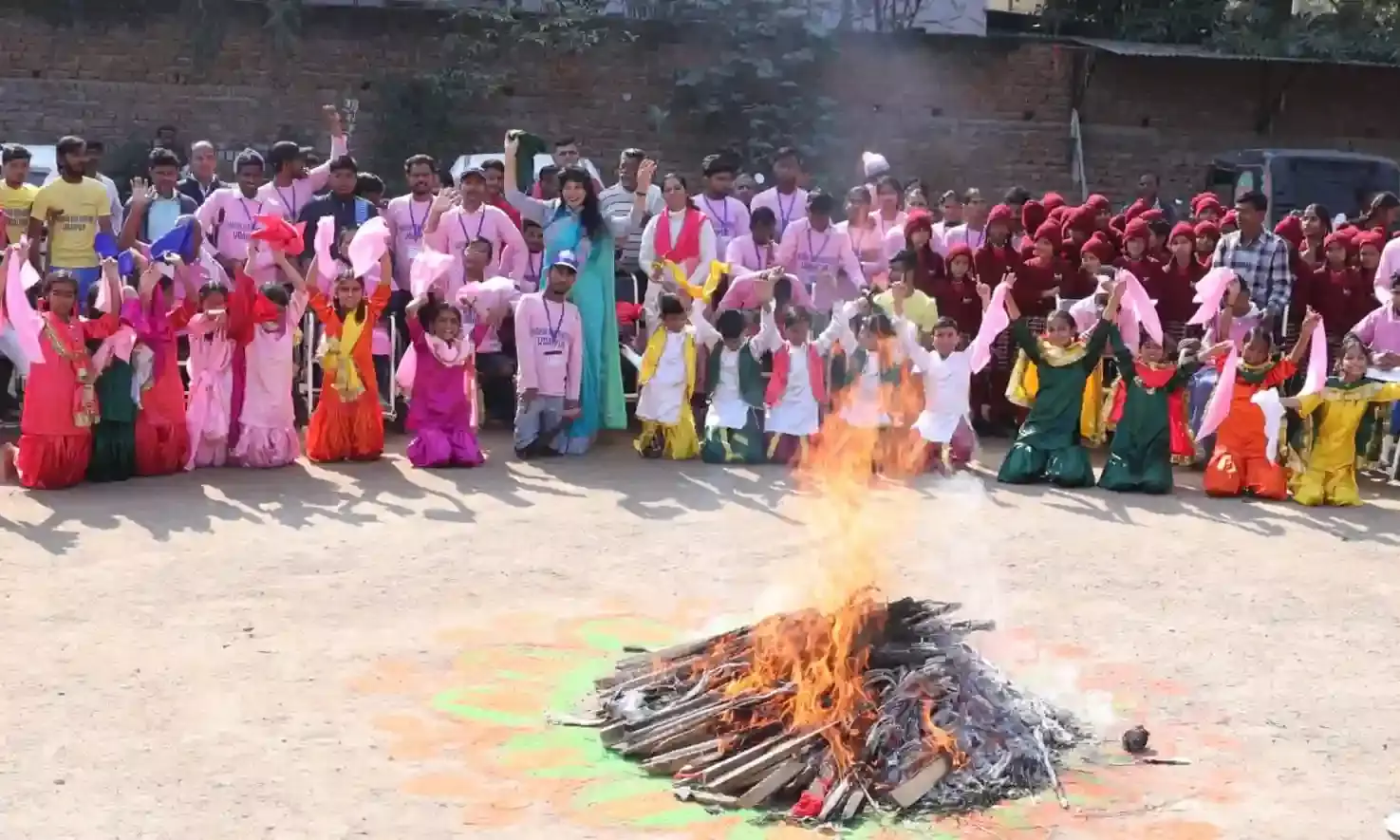 नारायण सेवा संस्थान में हर्षोल्लास के साथ मनाया लोहड़ी पर्व
