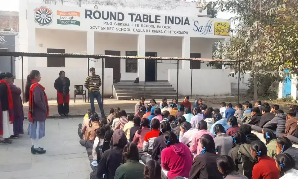 बाल विवाह व नशा मुक्त भारत अभियान पर विद्यालय में जागरूकता कार्यक्रम आयोजित