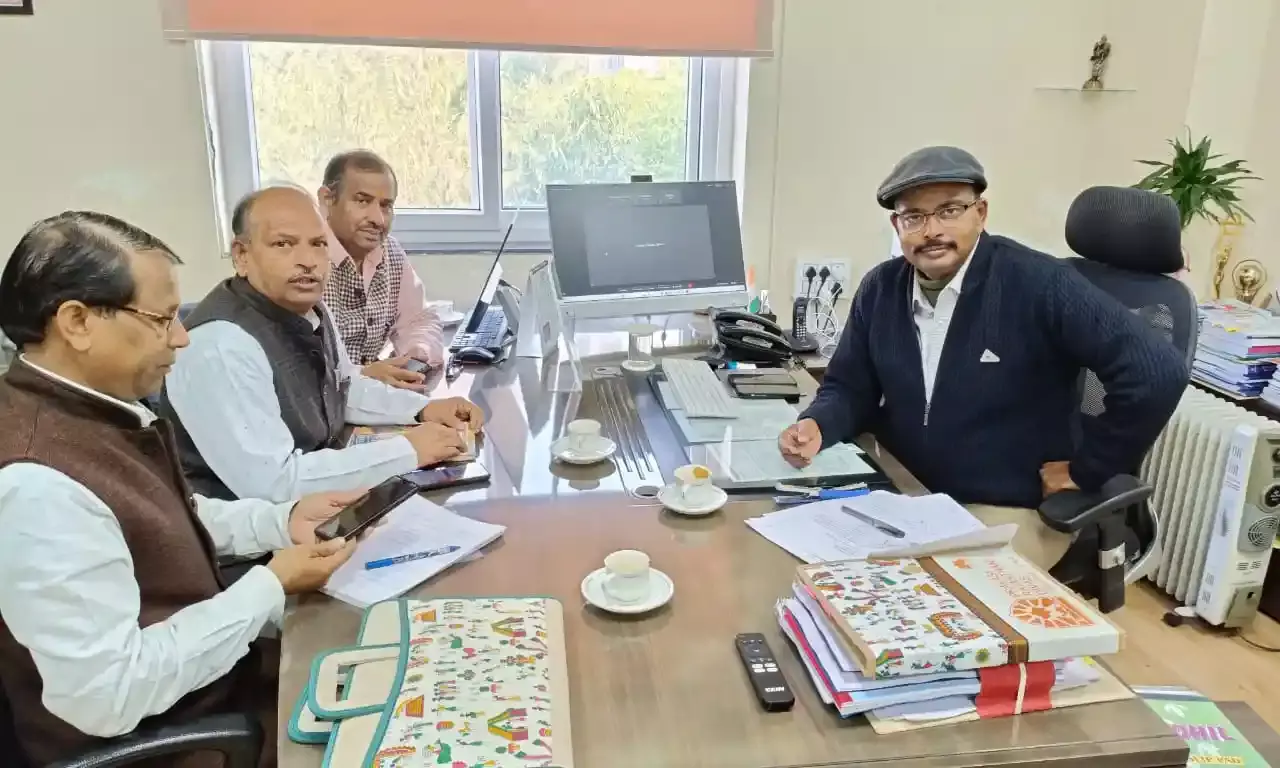 शिक्षा सचिव से मिला राजस्थान शिक्षक संघ (राष्ट्रीय) का प्रतिनिधिमंडल