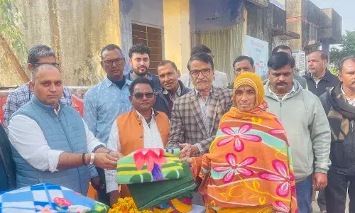 मांडलगढ़ में जवाहर फाउंडेशन की अन्नपूर्णा रसोई पहल के तहत पौधारोपण व कंबल वितरण