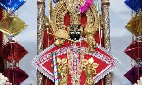 मकर संक्रांति पर कोटडी श्याम दरबार का पतंगो से किया श्रंगार मकर संक्रांति पर कोटडी श्याम दरबार का पतंगो से किया श्रंगार