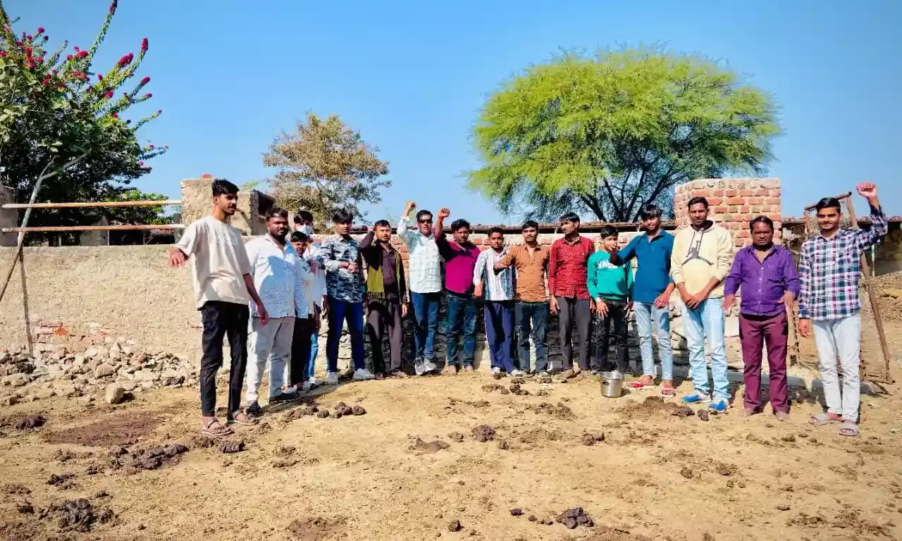 मकर संक्रांति पर गौमाता की थाली सजी, सेवा में जुटी गौरक्षक हिंदू सेना