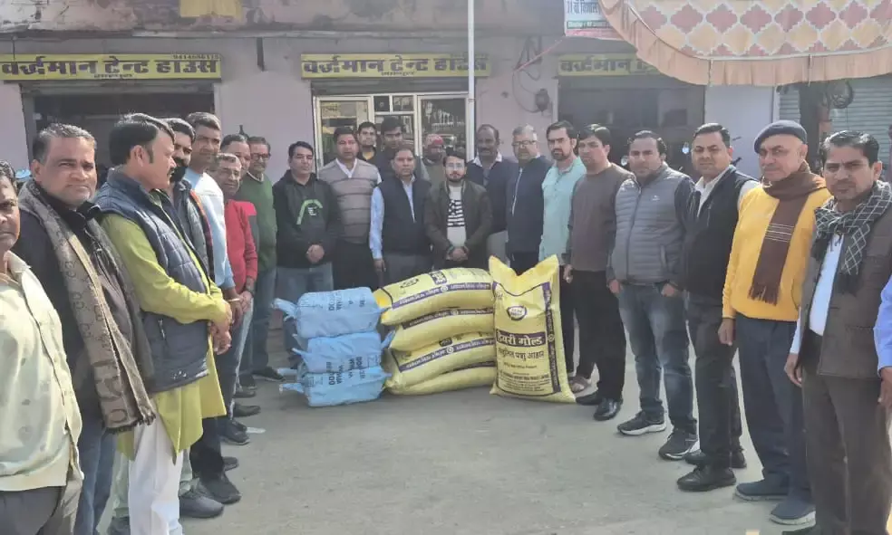 14 वर्षों से निरंतर गौमाताओं की सेवा, गौशालाओं को अर्पित किया पशुआहार व गुड़