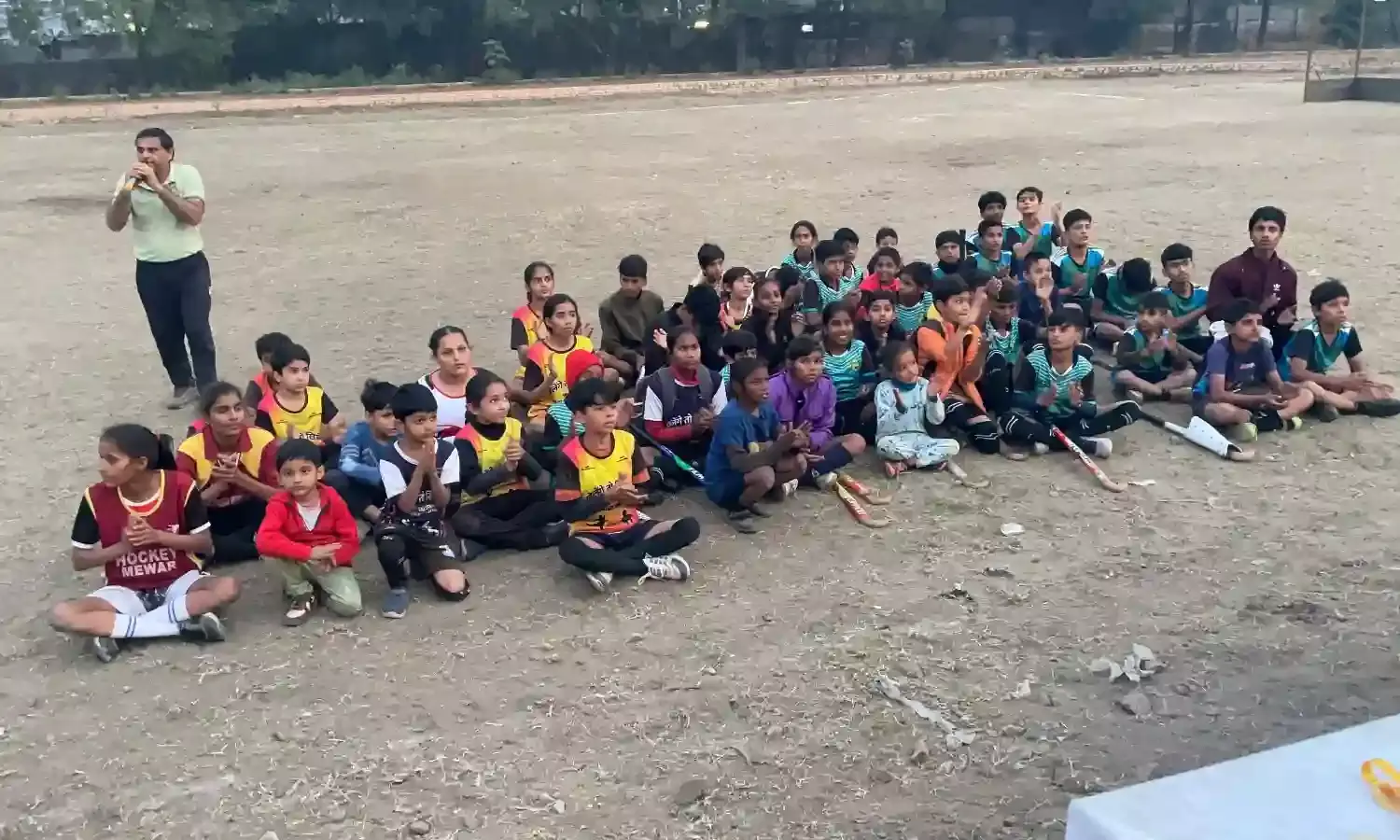 नन्हे बच्चों के लिए फुटबॉल प्रतियोगिता का आयोजन