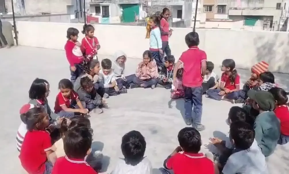 मकर संक्रांति पर विभिन्न एक्टिविटी में छात्र-छात्राओं ने भाग लिया