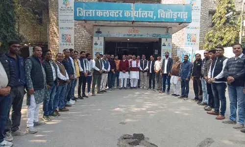 मतदाताओं के नाम कटवाने का आरोप, ज्ञापन सौंपा