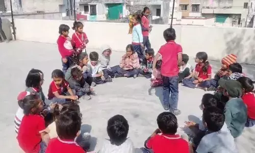 मकर संक्रांति पर विभिन्न एक्टिविटी में छात्र-छात्राओं ने भाग लिया