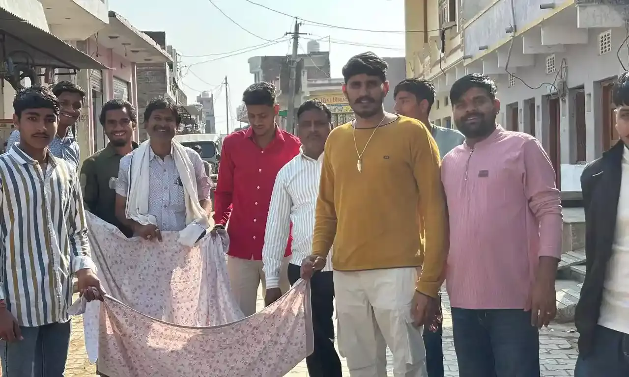 गौ सेवा के संकल्प के साथ महुआ में झोली यात्रा, भक्तों ने किया सहयोग