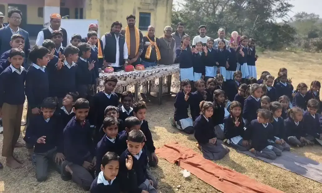 भींडर मित्र मंडल उदयपुर द्वारा 700 स्वेटर एवं 300 कम्बल वितरित