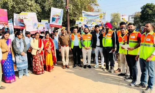 सलावटिया में स्कूली बच्चों की पहल, सड़क सुरक्षा पर केंद्रित रैली आयोजित