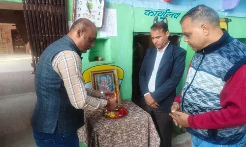 मांडल में बालिका शिक्षा को मिला संबल, 30 छात्राओं को वितरित की गई साइकिलें